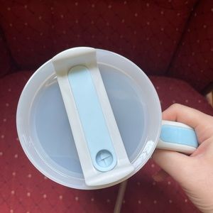 NWT, Stainless steel insulated cup, 40oz, light gray/blue